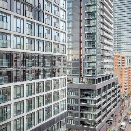 Panorama Suites Downtown تورونتو المظهر الخارجي الصورة