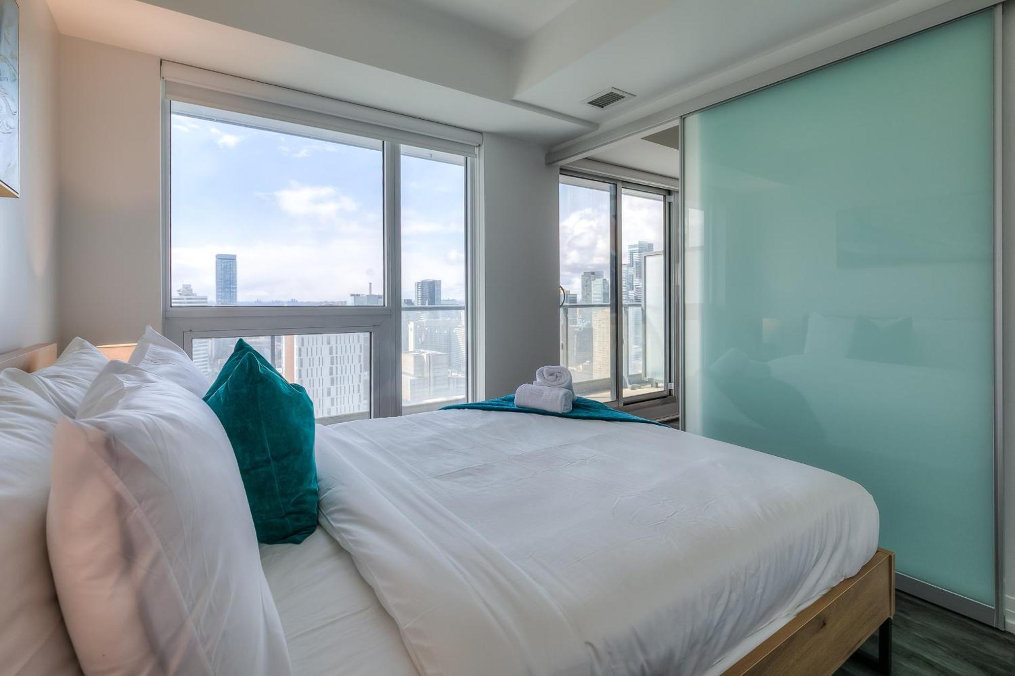 Panorama Suites Downtown تورونتو المظهر الخارجي الصورة