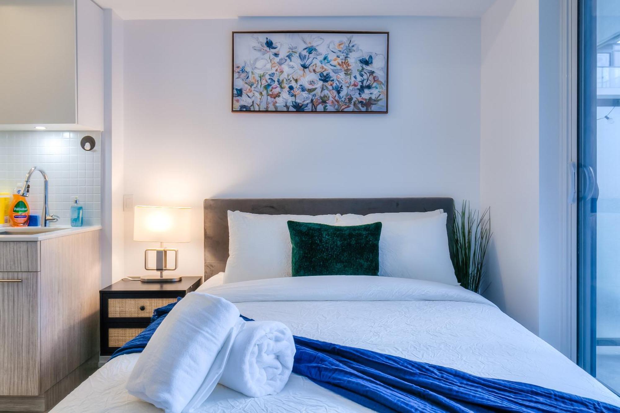 Panorama Suites Downtown تورونتو المظهر الخارجي الصورة